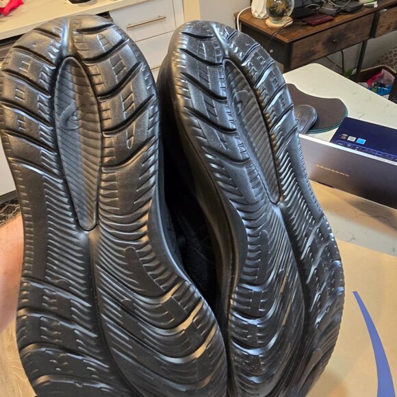 Asics Mens Gel-Cumulus 26 Running Shoes US 13 10118792-003 Black / Black NEW - Picture 9 of 10